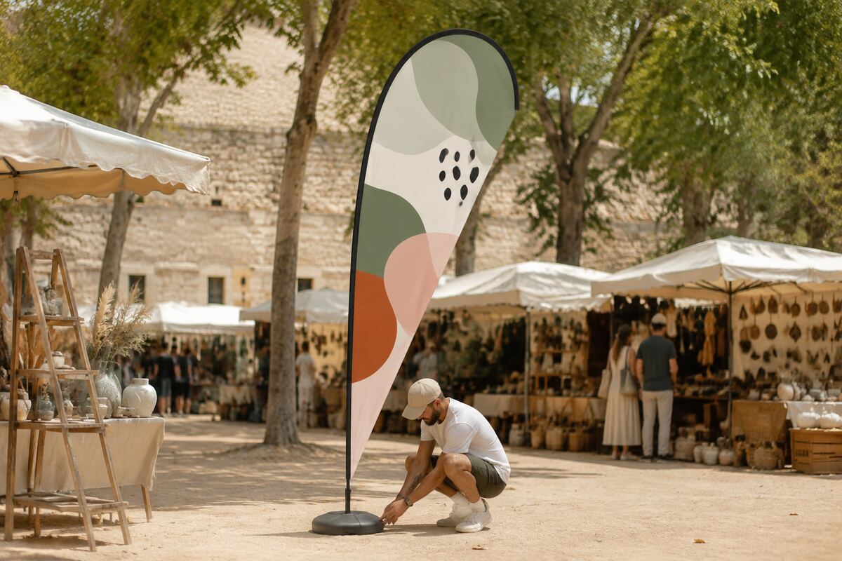 Beach flag personnalisé · forme goutte avec mât et pied